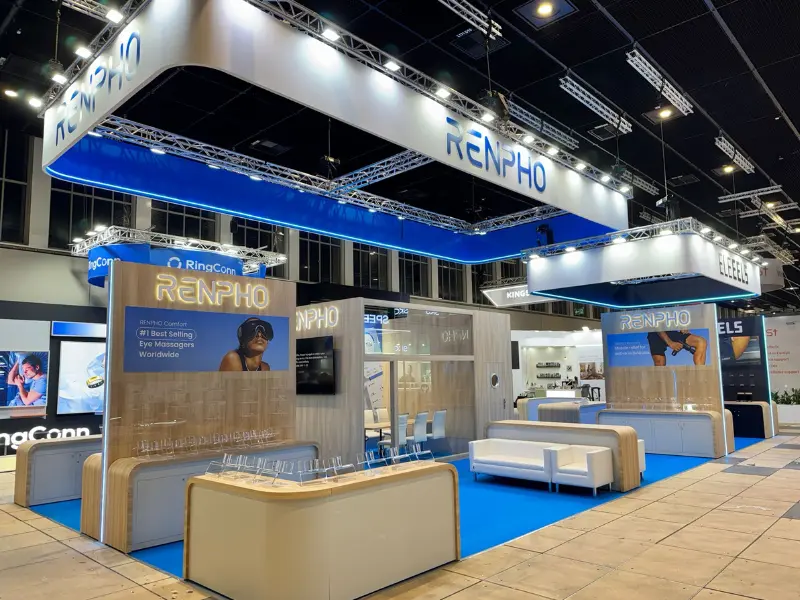 Custom trade show booth by Exhibition Stand Builders in UAE with modern branding and LED display