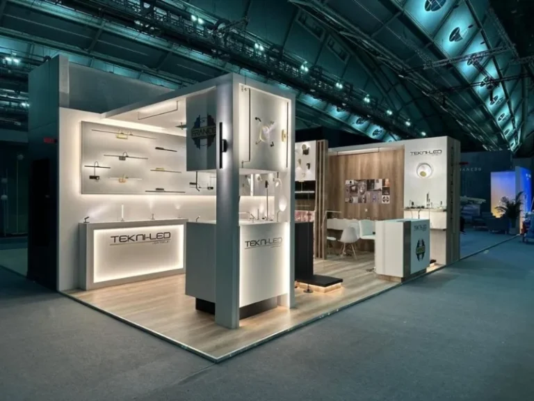 Custom exhibition stand builder in Kuwait creating branded trade show displays